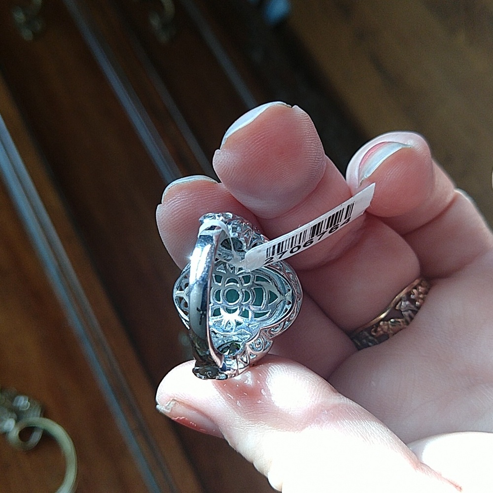 Nwt Karis STS ornate ring with green color stones - Picture 4 of 10